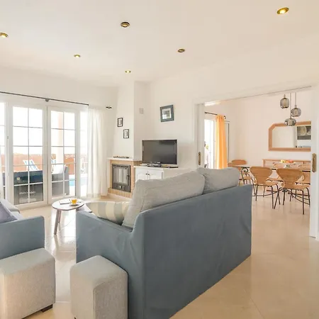 Maricel Villa *